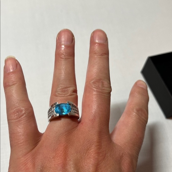 Sterling Silver and Blue Topaz Ring. Size 6.5 - Picture 9 of 14